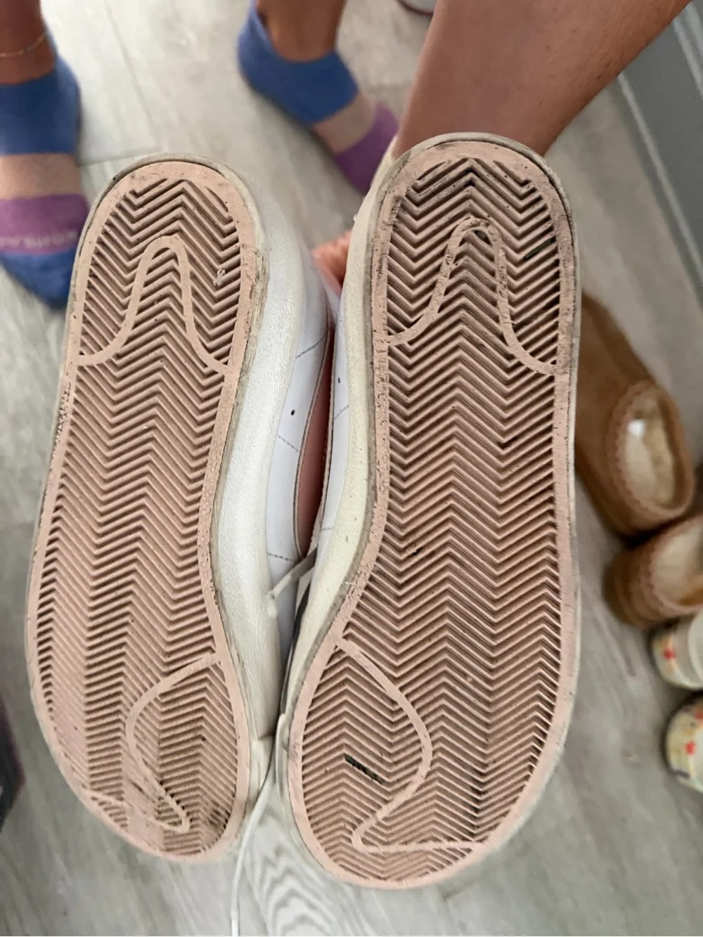 Nike details pink
